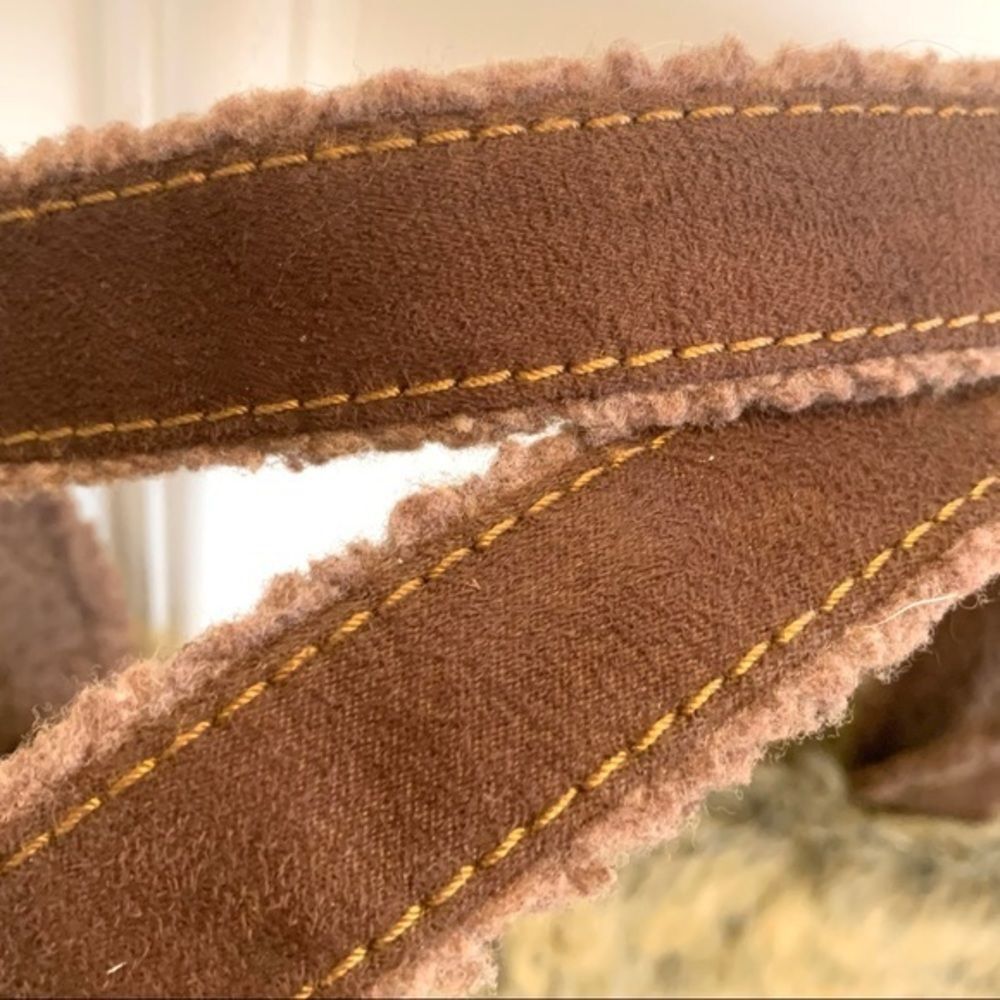 Bath & Bodywork’s Brown Faux‎ Fur Purse - Picture 5 of 15